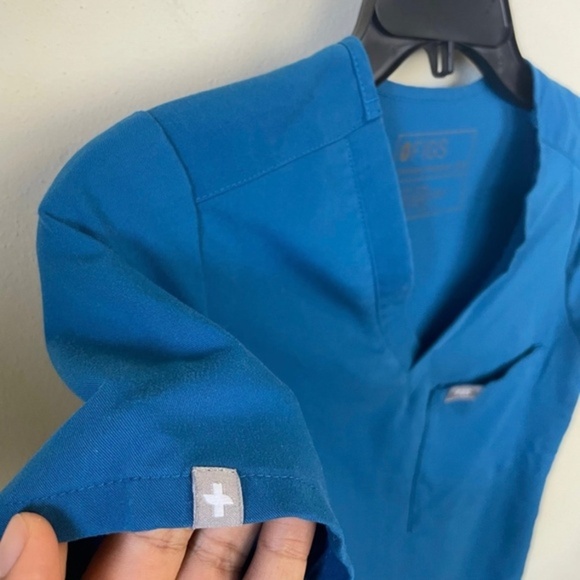 Figs Slim Catarina One-Pocket‎ Scrub Top Alps blue - Picture 6 of 7